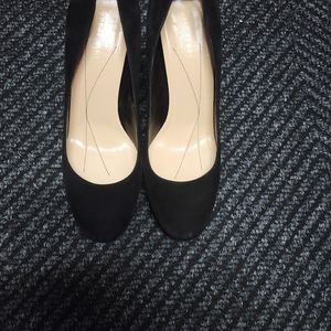 Kate spade suede and parent leather trim pumps